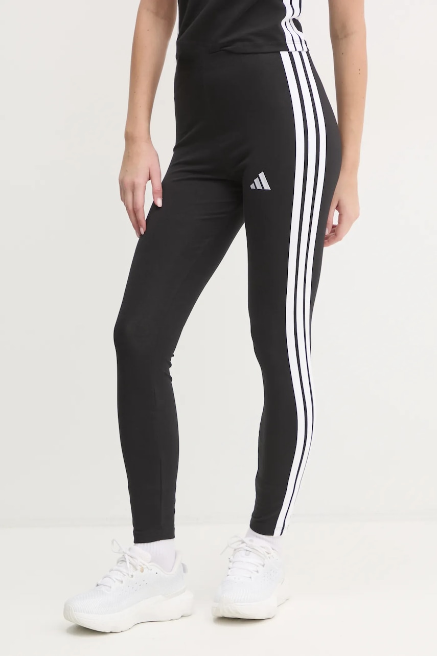 adidas  Essentials