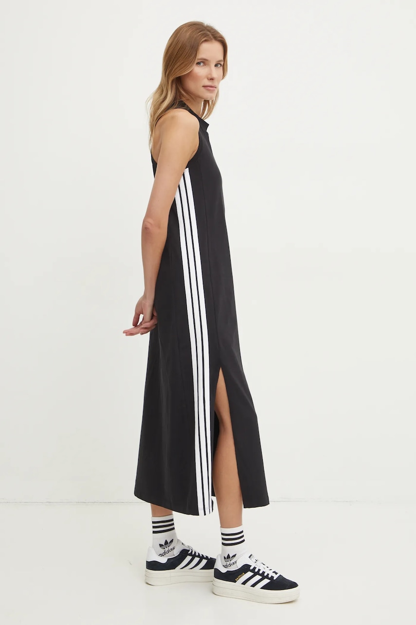 adidas  Essentials
