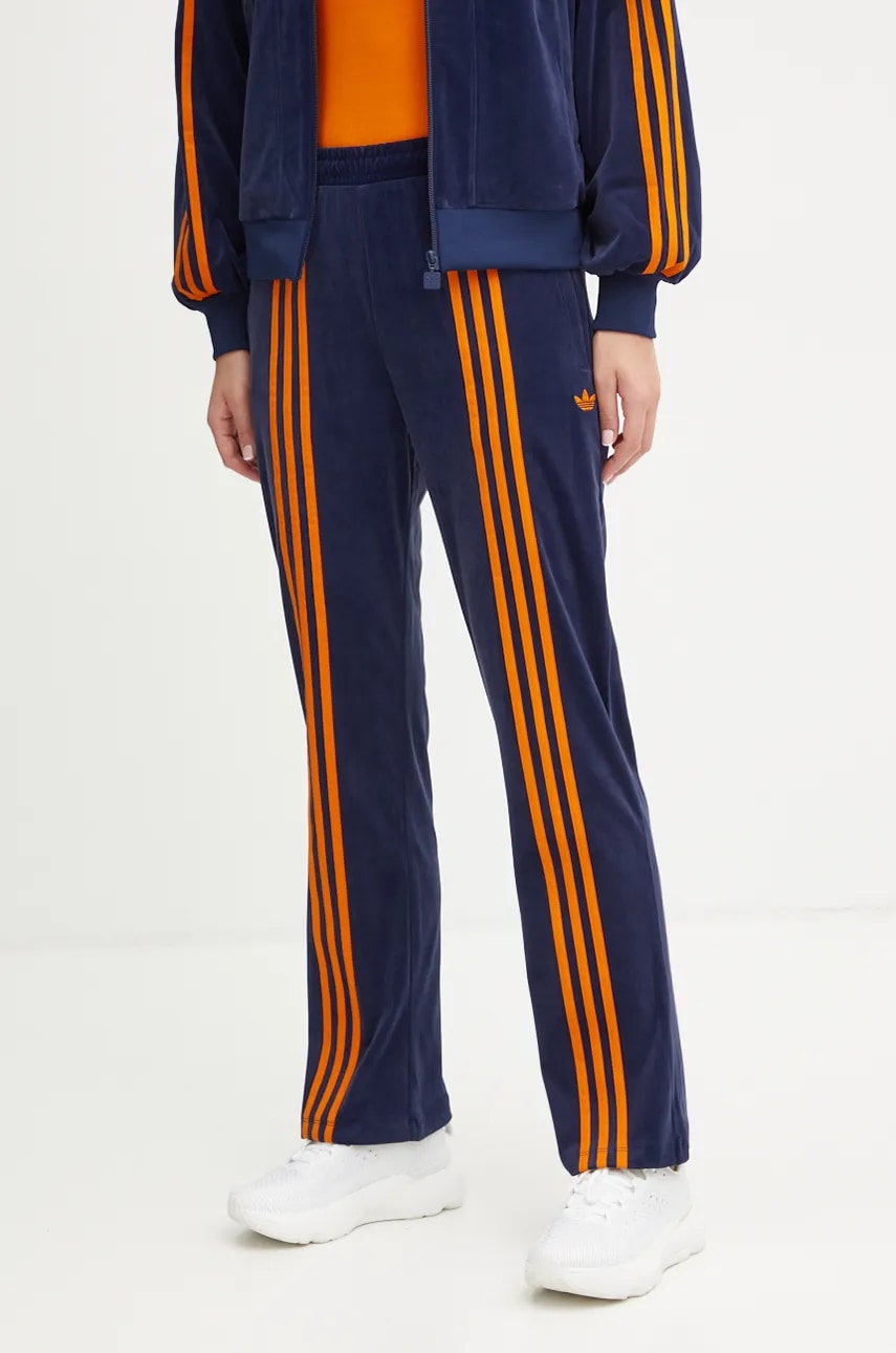 adidas Originals  Velurové teplákové kalhoty  70s Velour Track Pant