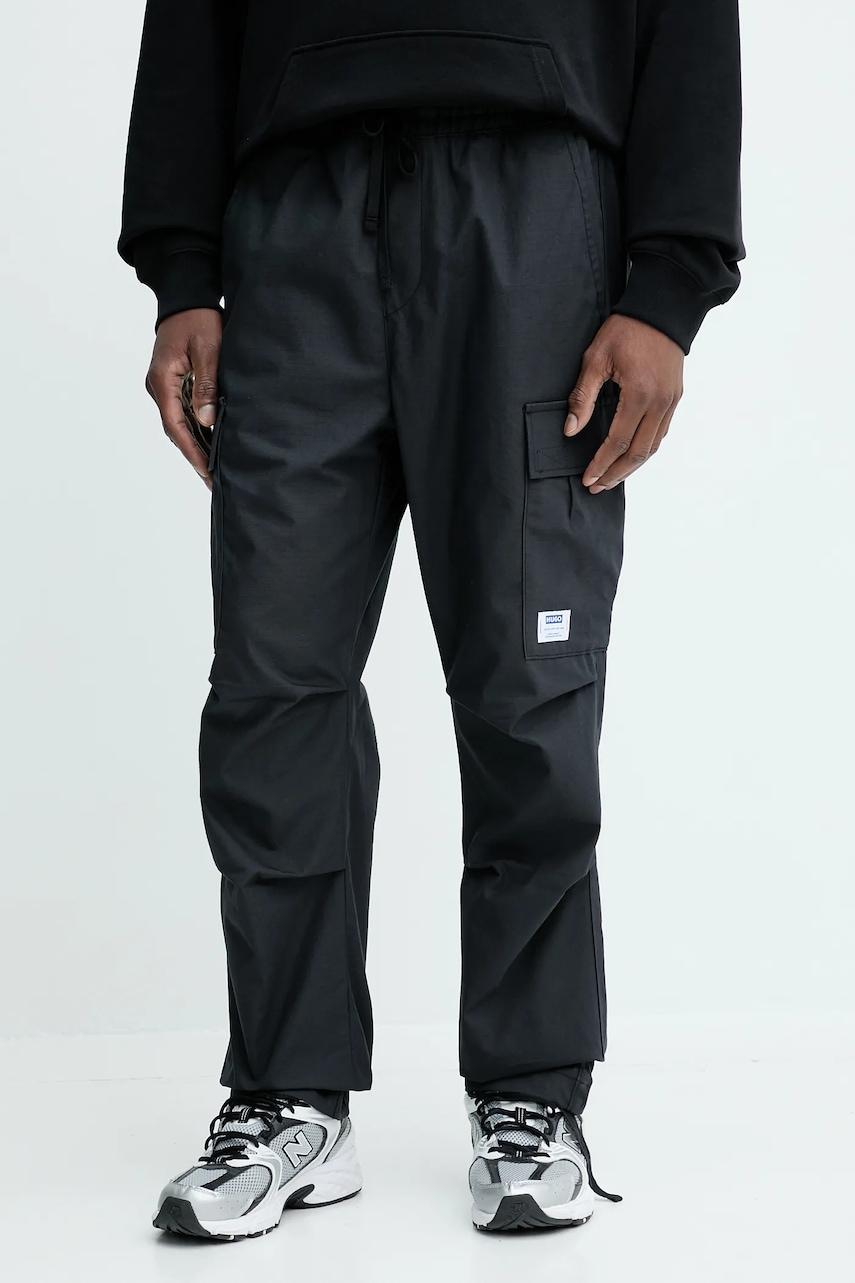 Bavlněné kalhoty Hugo Blue Gadic242 pánské, černá barva, ve střihu cargo, 50545643