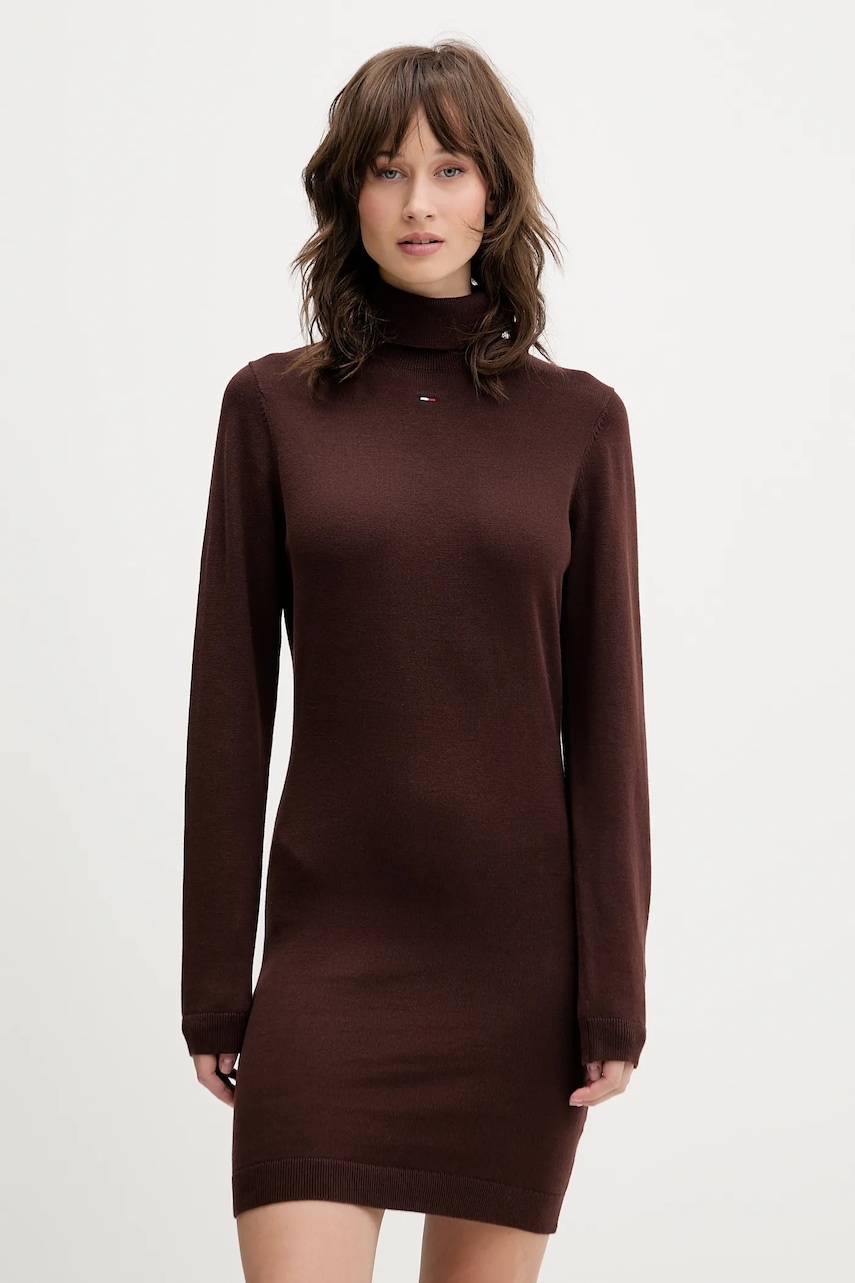 Bavlněné šaty Tommy Jeans hnědá barva, mini, přiléhavé, DW0DW21958