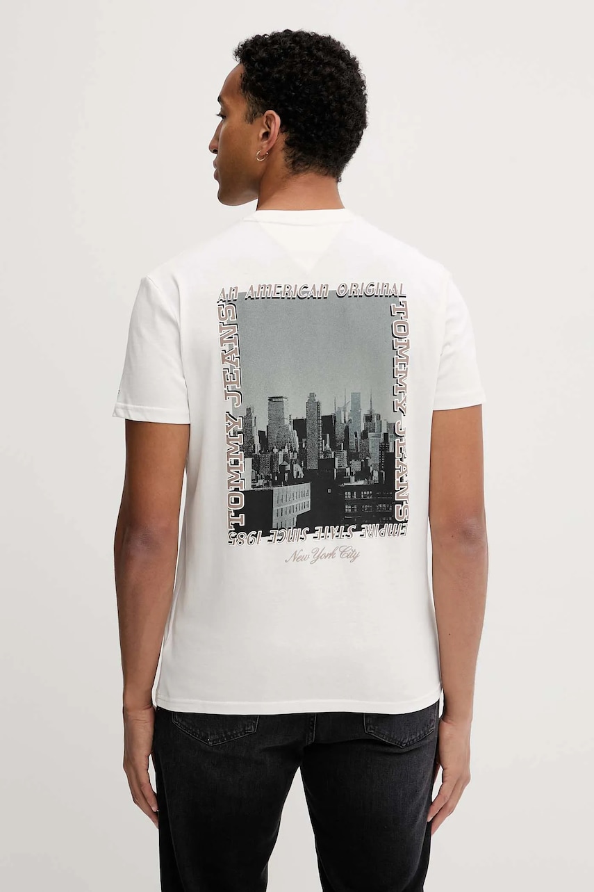 Bavlněné tričko Tommy Jeans pánské, bílá barva, DM0DM22128