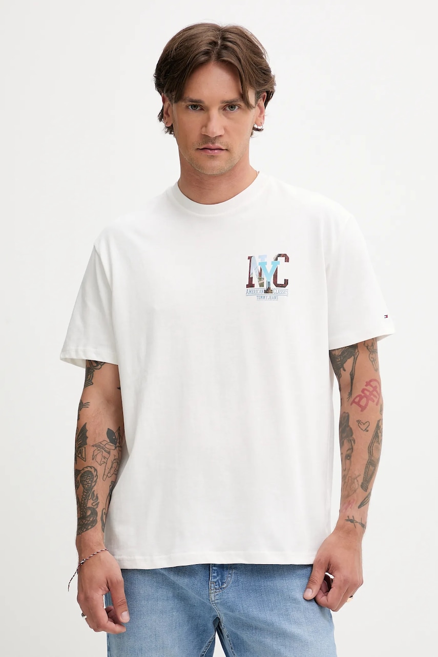 Bavlněné tričko Tommy Jeans pánské, bílá barva, s potiskem, DM0DM21831