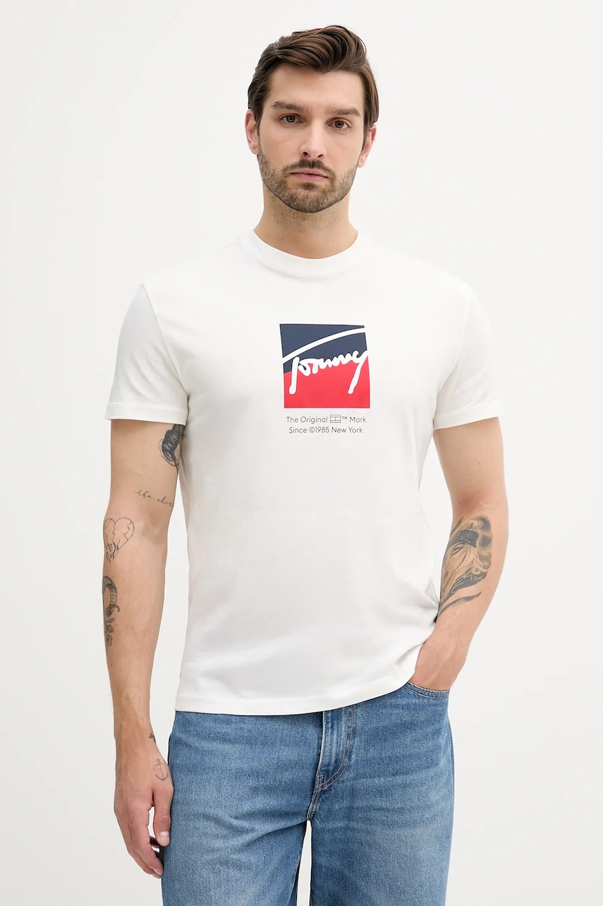 Bavlněné tričko Tommy Jeans pánské, bílá barva, s potiskem, DM0DM21940