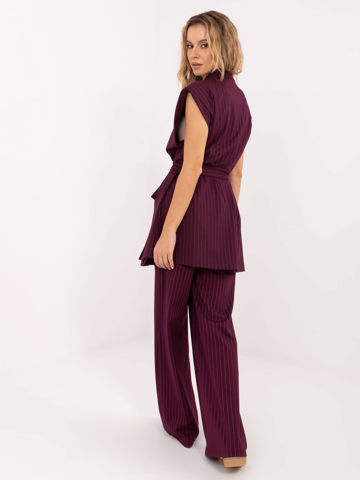 Bordový dámský komplet s vestou