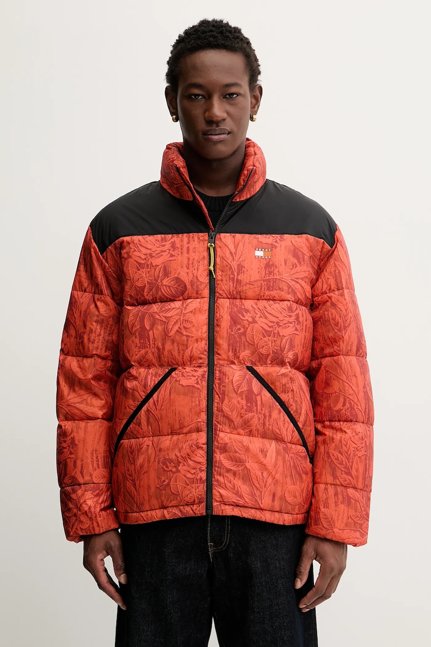 Bunda Tommy Jeans oranžová barva, zimní, oversize, DM0DM22037