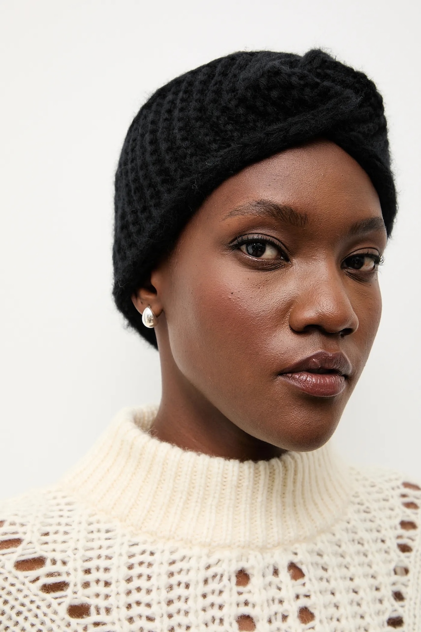 Čelenka s vlnou Answear.LAB