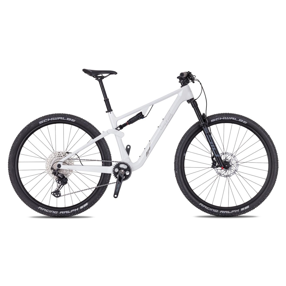 Celoodpružené kolo 4EVER Sonnic Elite 29" - model 2026 S (15,5", 155-165 cm) white/silver sand