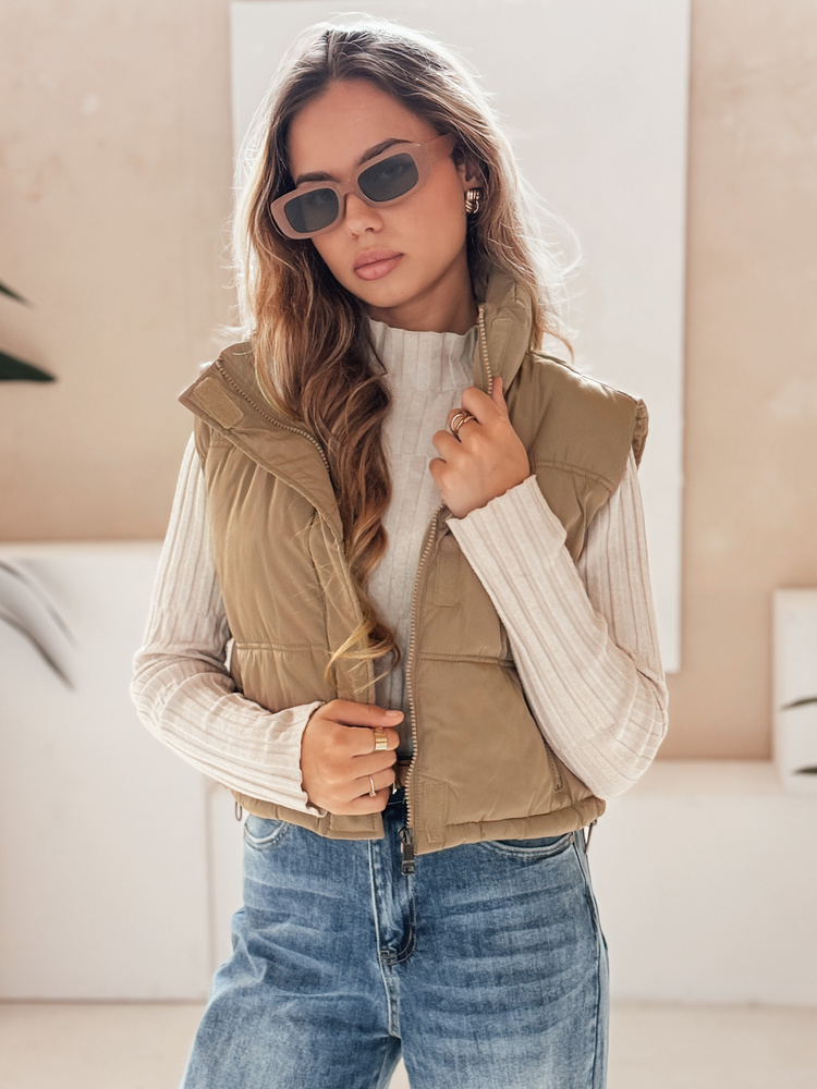 Dámská pikovaná vesta v tmavě béžové barvě