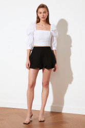 Dámské kraťasy Trendyol Skirt-Looking Shorts