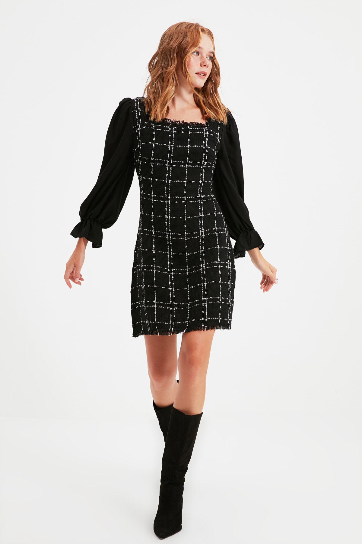 Dámské šaty Trendyol TWOAW21EL0532/BLACK