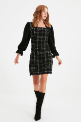 Dámské šaty Trendyol TWOAW21EL0532/BLACK