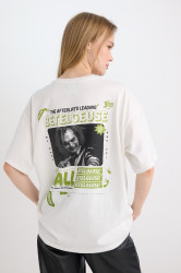 DEFACTO Cool Beetlejuice Oversize Wide Pattern Crew Neck Printed Short Sleeve T-Shirt
