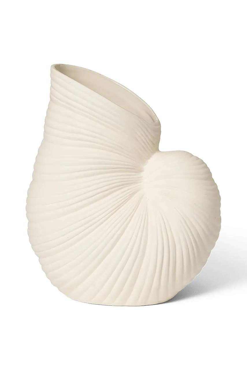 Dekorativní váza ferm LIVING Shell