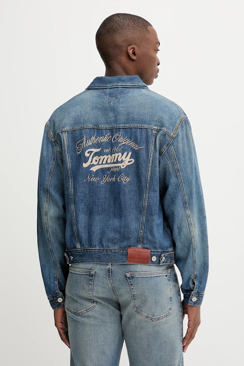 Džínová bunda Tommy Jeans modrá barva, přechodná, oversize, DM0DM21724
