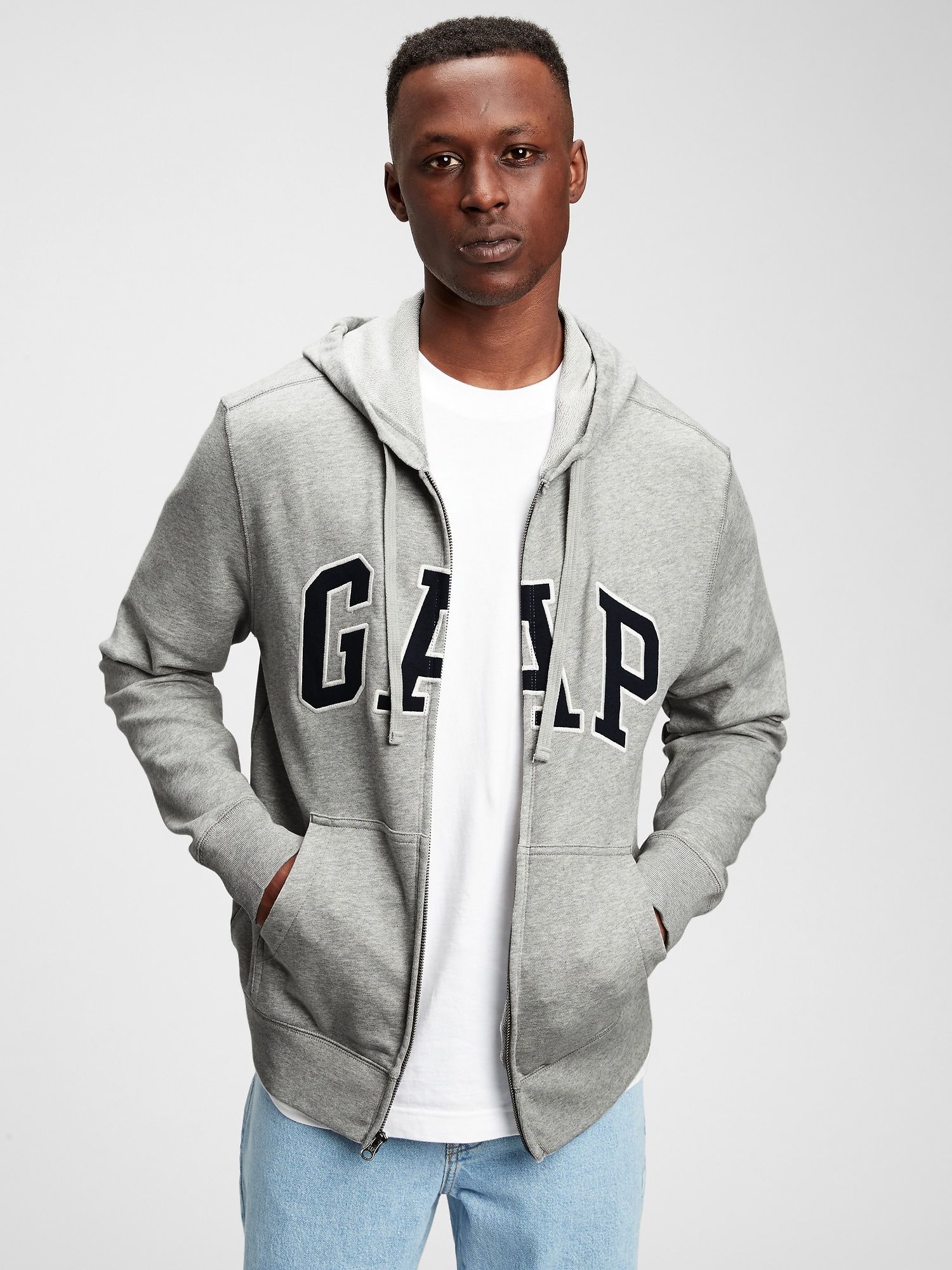 GAP Mikina Logo arch hoodie - Pánské