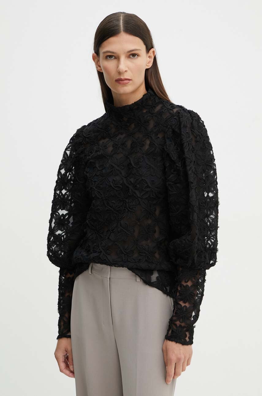 Halenka MUNTHE THIKI