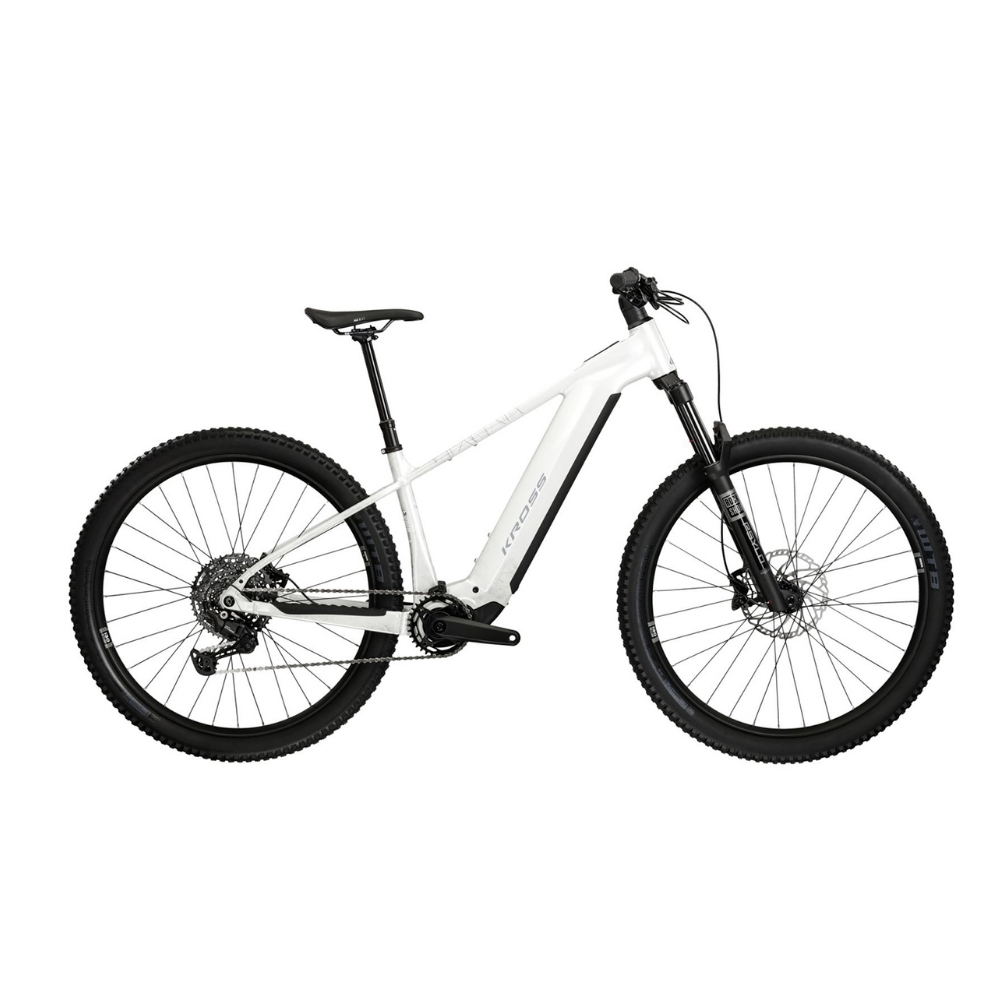 Horské elektrokolo Kross Dust Boost 1.0 29" - model 2026 • Avinox M2 motor • 24,8 kg • dojezd až 180 km S (15") bílá/stříbrná/lesk