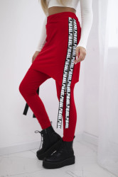Kalhoty/oblek s červeným selfie nápisem