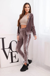 Kesi velurová souprava s ozdobnými pásky šedá