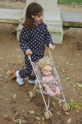 Konges Sløjd  kočárek pro panenky dětský LEO DOLL STROLLER