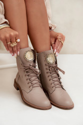 Kožené dámské kotníkové boty na plochém podpatku se zlatým detailem Zazoo 3084 béžové