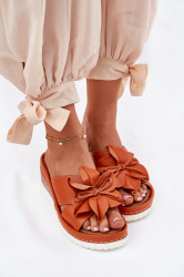 Kožené Dámské Sandály Na Klínu S Dekorativním Květinou Artiker