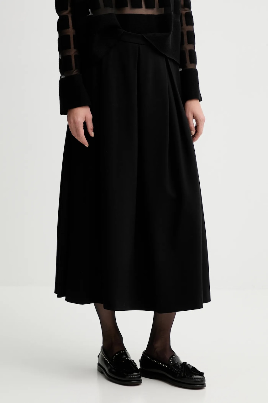 Liviana Conti  Sukně