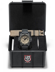 Luminox Dárkový set Navy SEAL Foundation + NATO řemínek XS.3251.CBNSF.SET