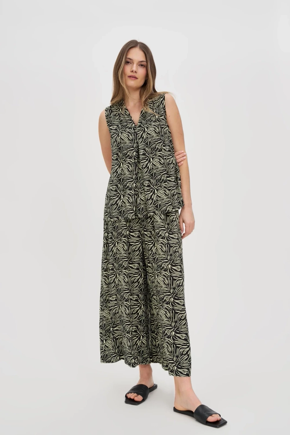 Marisse Black Viscose Culottes