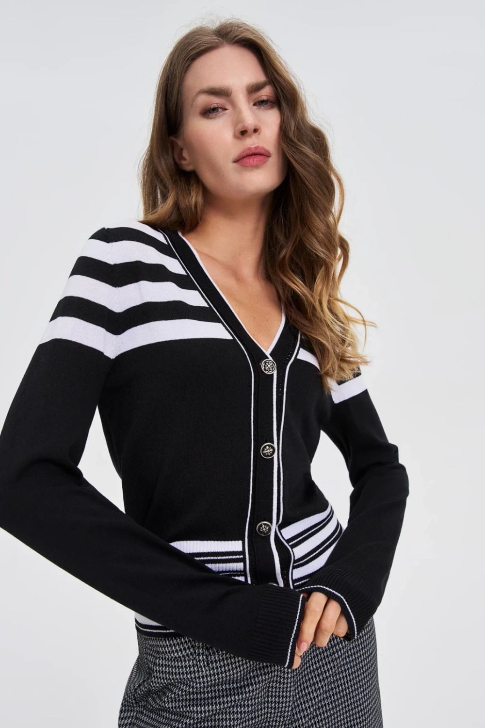 Marisse WOMEN'S SWEATER Z-SW-4842 WHITE_BLACK