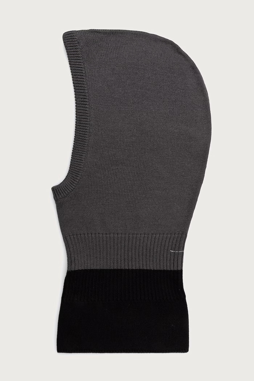 MM6 Maison Margiela  kukla s vlnou