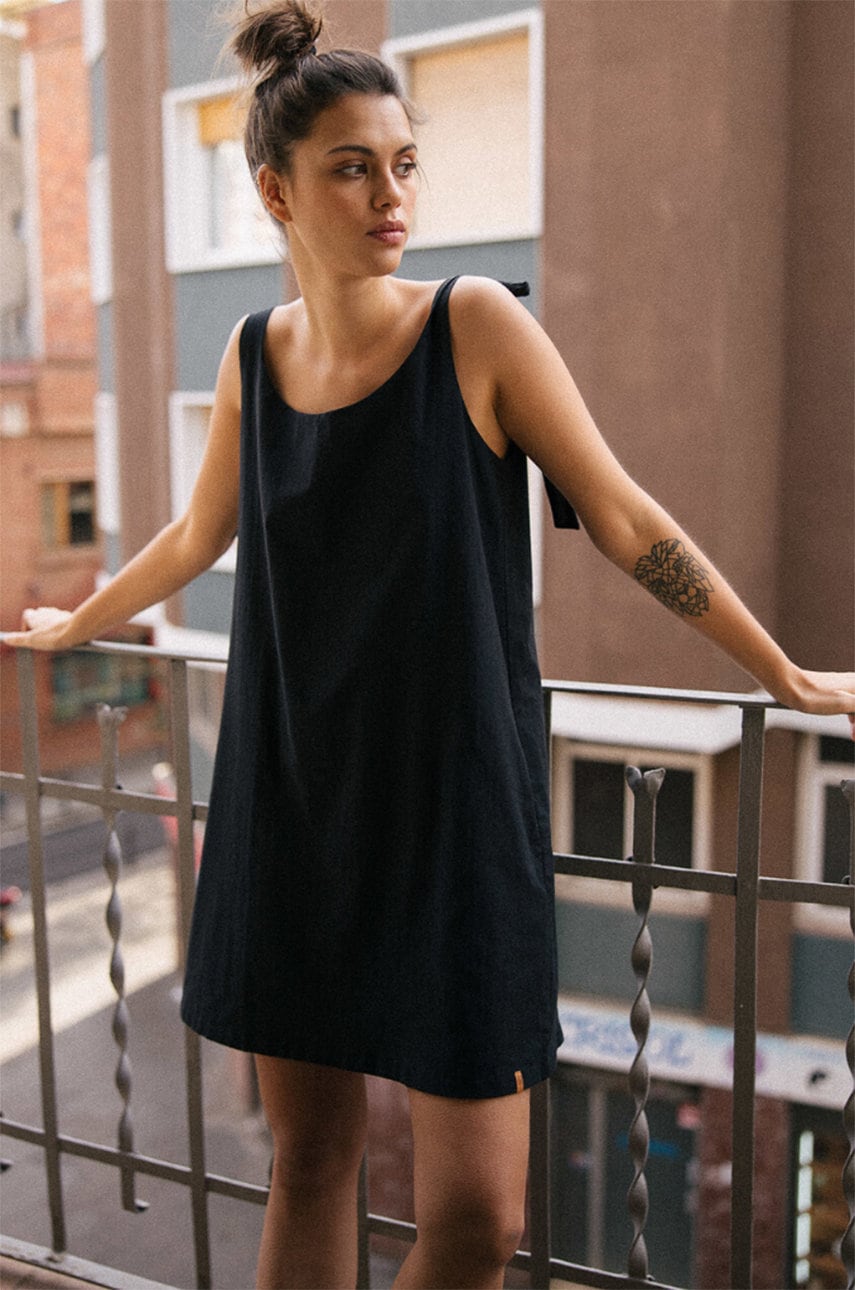 Muuv.  Šaty MUUV Backless Bow