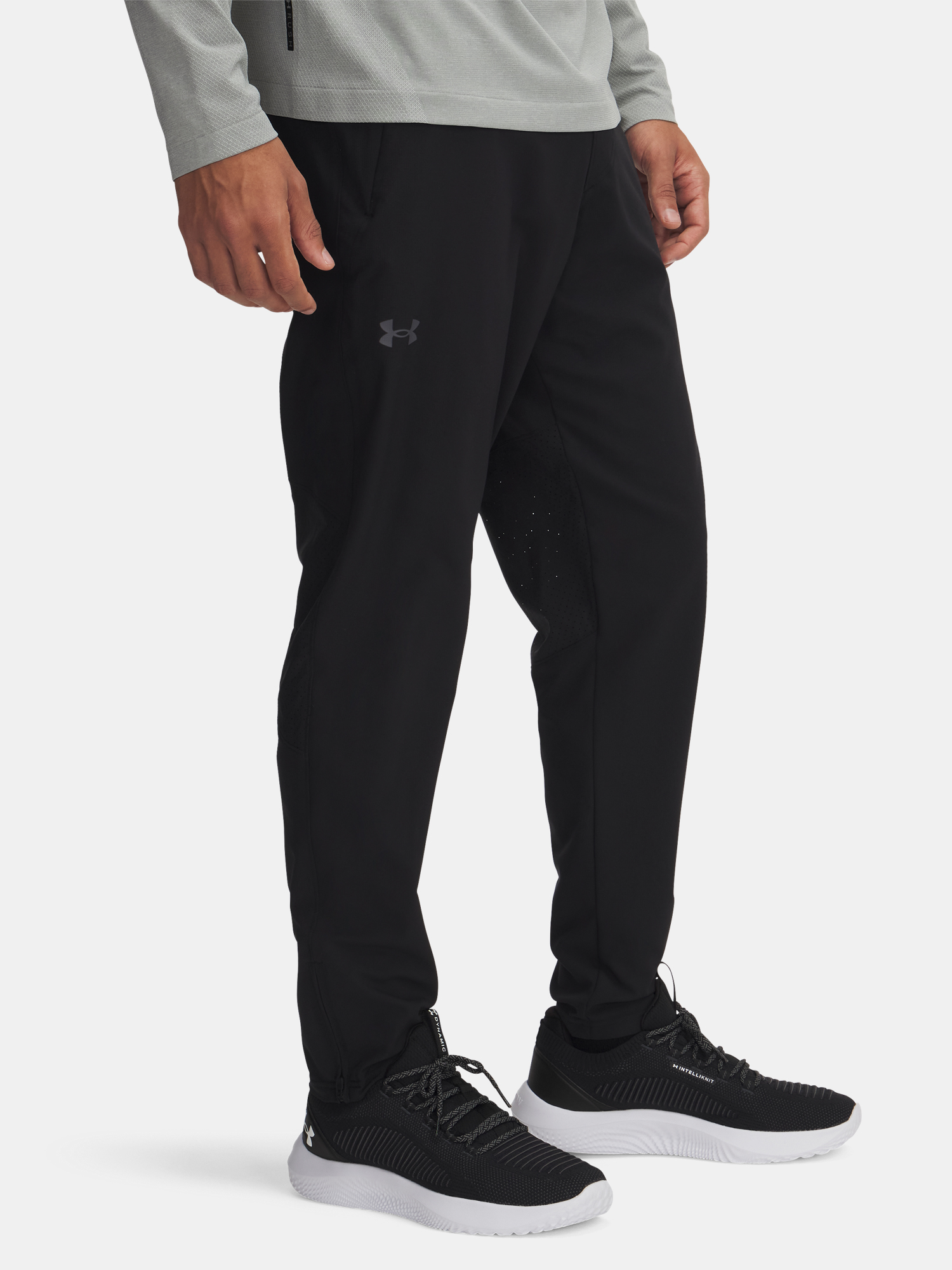 Pánské sportovní kalhoty Under Armour Vanish Woven Tapered Pants-BLK - Pánské