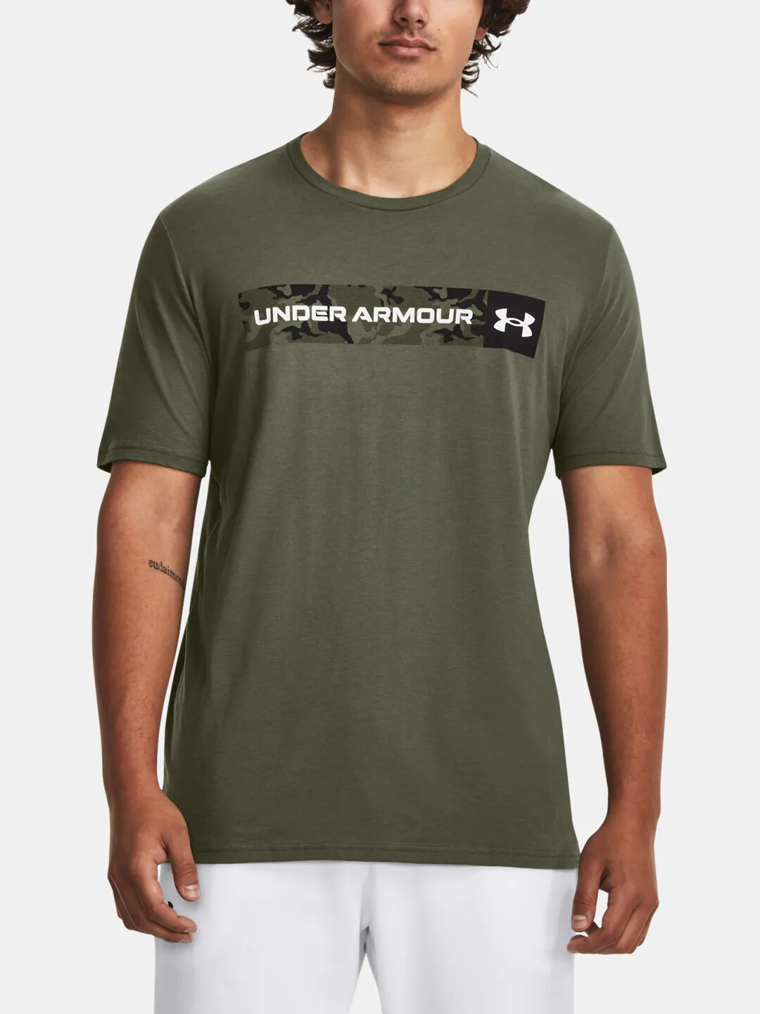 Pánské tričko Under Armour Camo Chest Stripe SS
