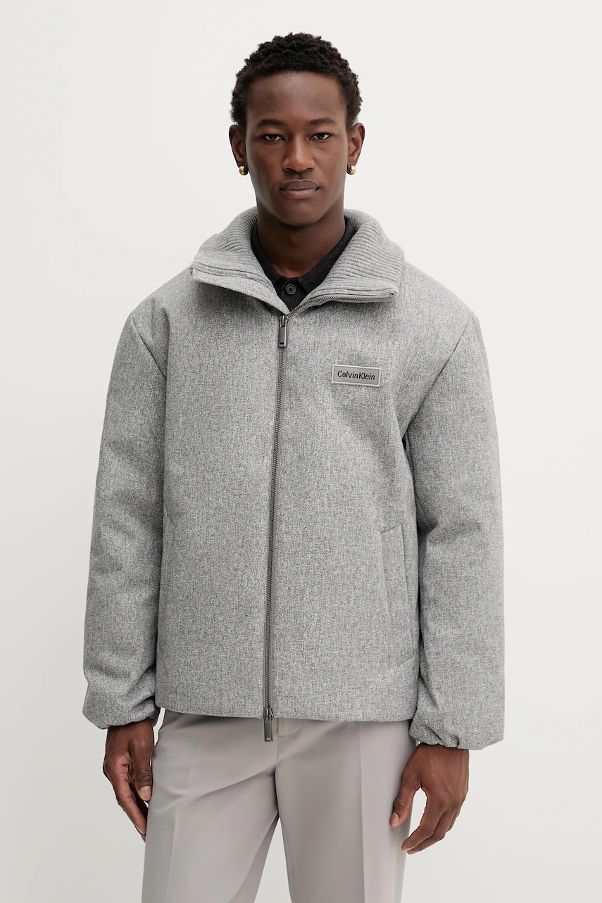 Péřová bunda Calvin Klein šedá barva, zimní, LV04LD519G