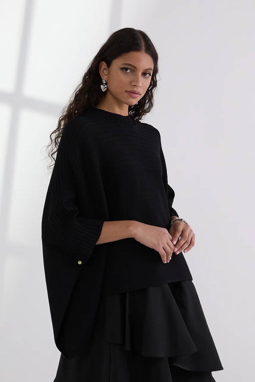 Pončo Karl Lagerfeld