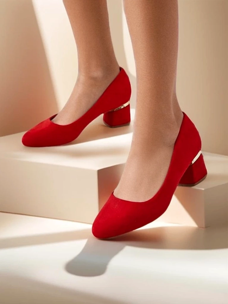 Resti Women's low-heeled pumps Agan