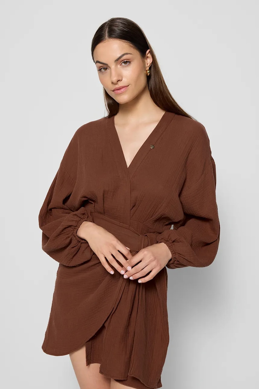 Šaty Bizuu MOULINS hnědá barva, mini, MOULINS BROWN