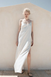 Šaty MUUV. FEU béžová barva, maxi