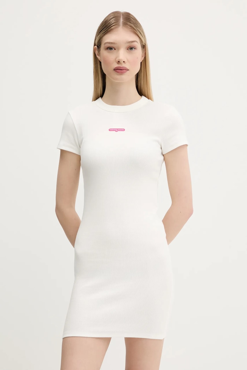 Šaty Tommy Jeans bílá barva, mini, přiléhavé, DW0DW21186