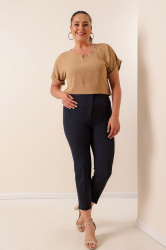 Saygı Plus Size Lycra Kalhoty s Kapsami, Elastickým Pasem a v Námořnické Modři.