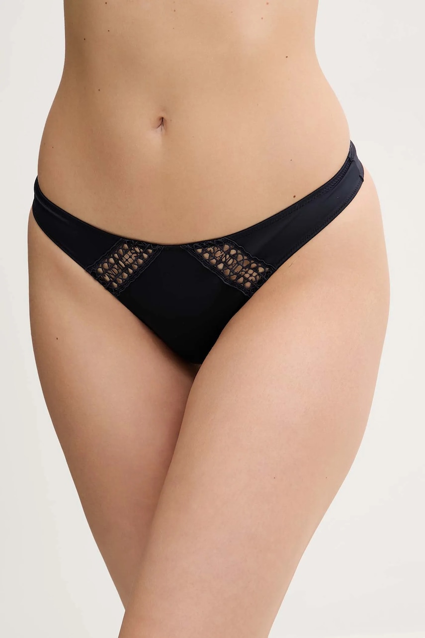 Scandale  Tanga
