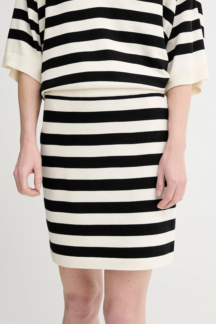 Sukně Gestuz černá barva, mini, 10910129