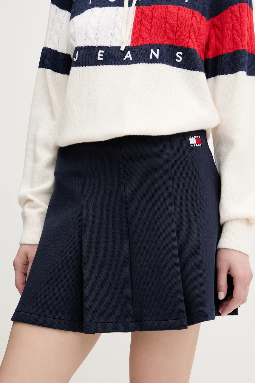 Sukně Tommy Jeans tmavomodrá barva, mini, áčková, DW0DW20268