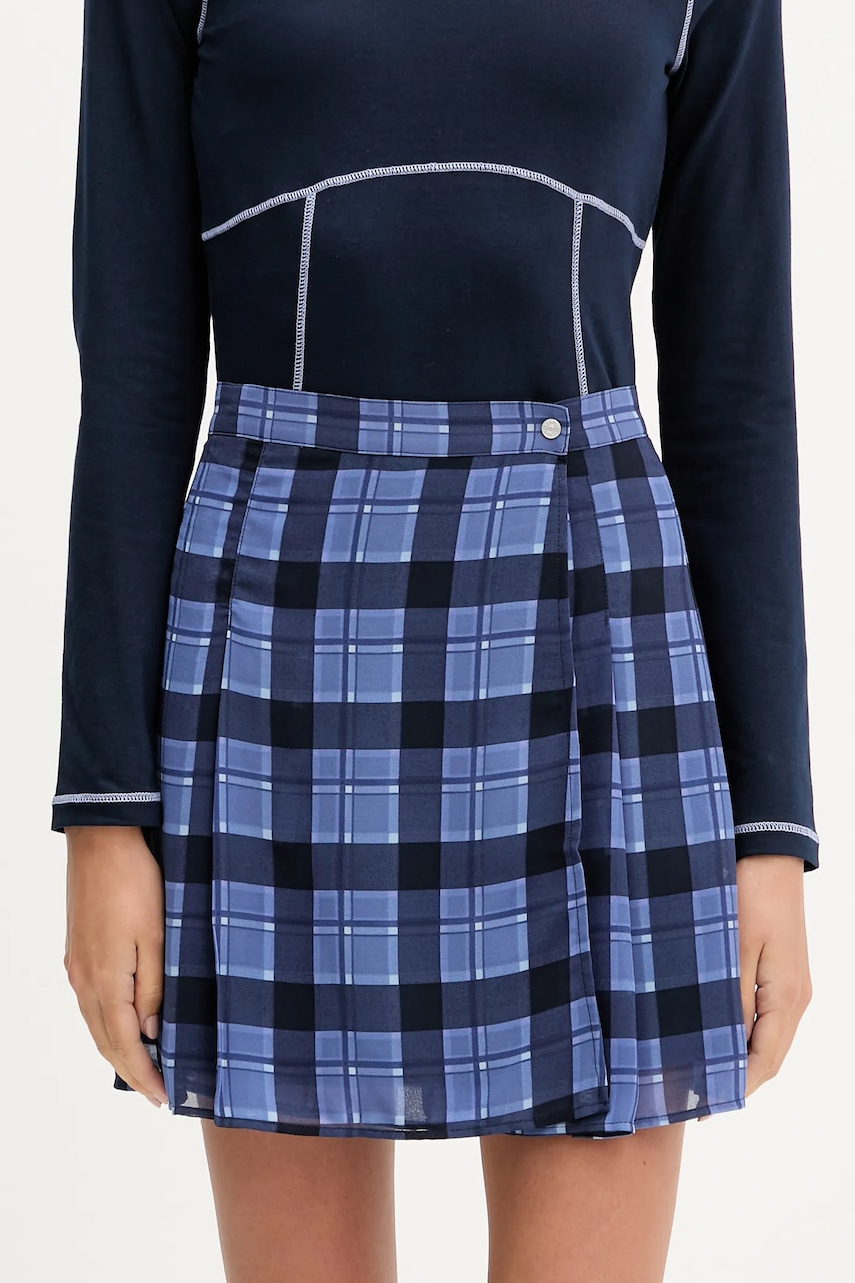 Sukně Tommy Jeans tmavomodrá barva, mini, áčková, DW0DW21460