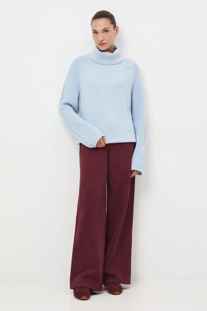 Svetr z merino vlny Medicine modrá barva, s golfem