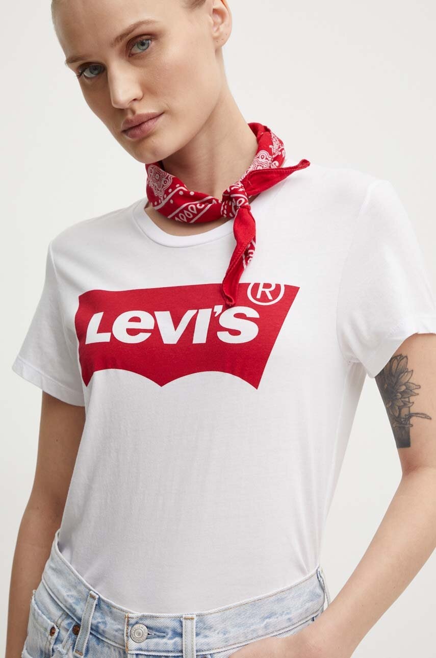Top Levi's