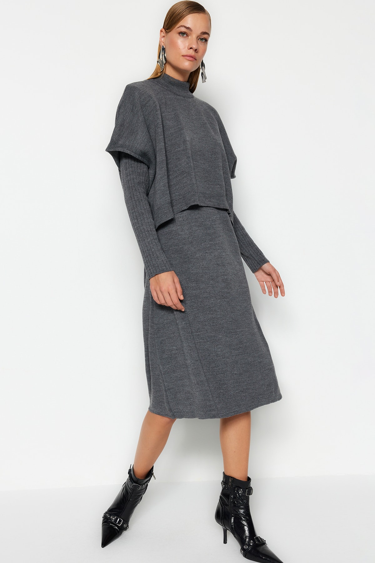 Trendyol Anthracite Midi Knitwear Super Wide Pattern Sweater Dress