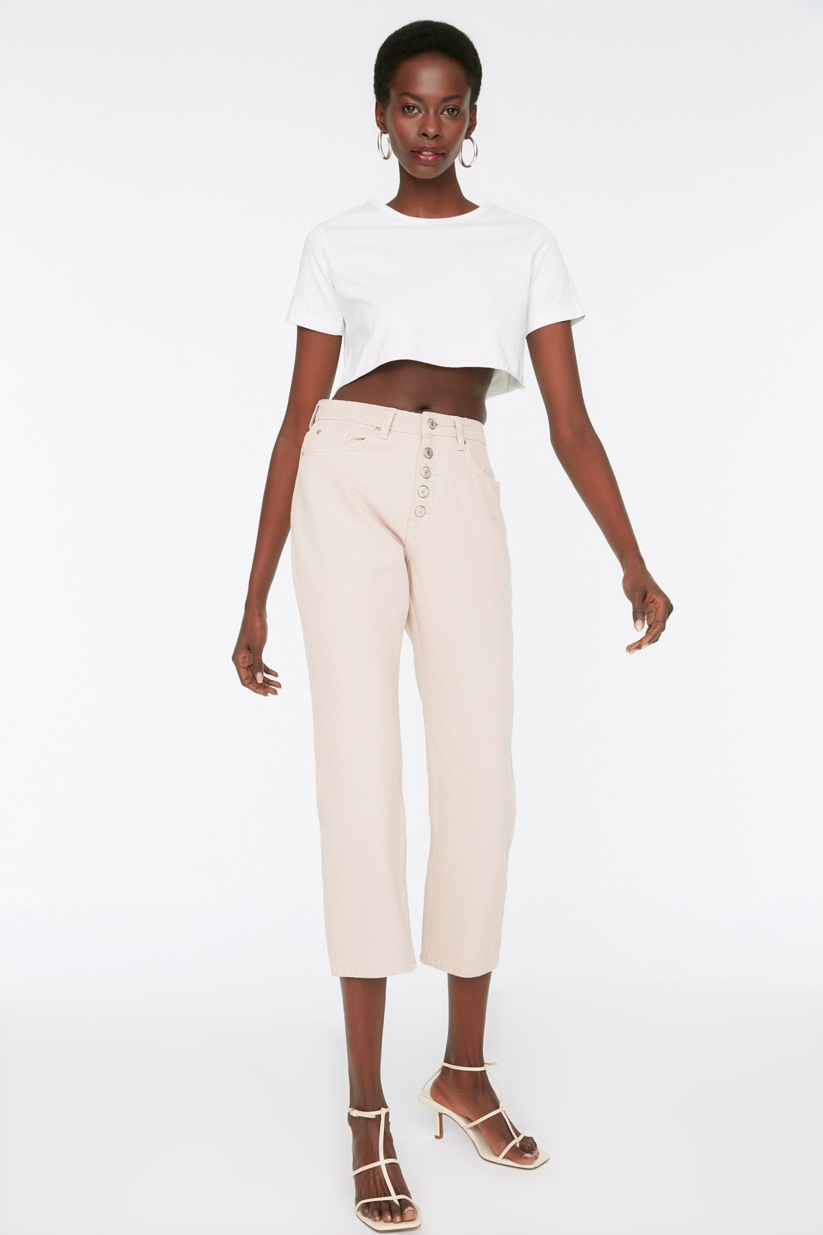 Trendyol Beige Přední knoflík s vysokým pasem Mom Jeans